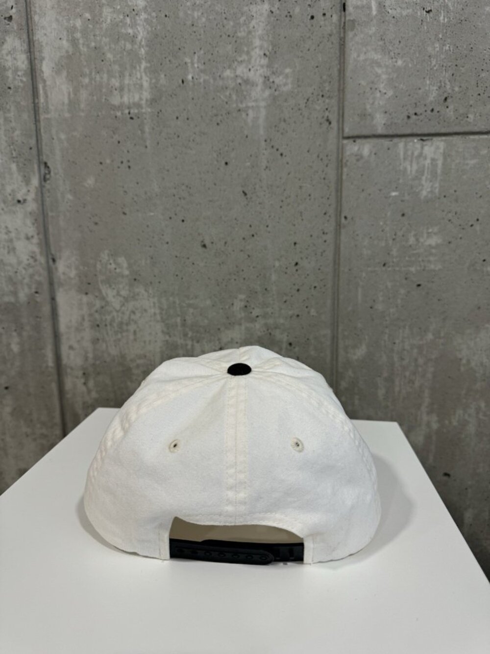 Good Quality Human LA Trucker Cap Hat Cream Black Snapback Adjustable - Picture 6 of 7